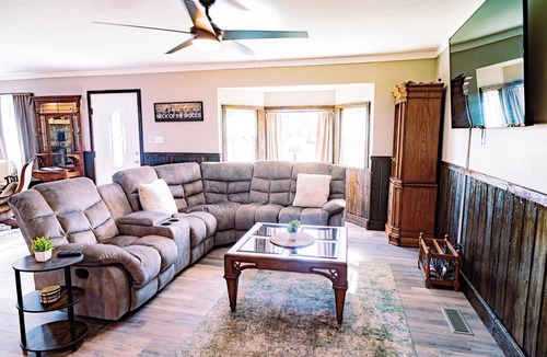 Dandridge House | Charming & Rustic 4-bedroom Home with Hot Tub, Golf Cart, and large yard!