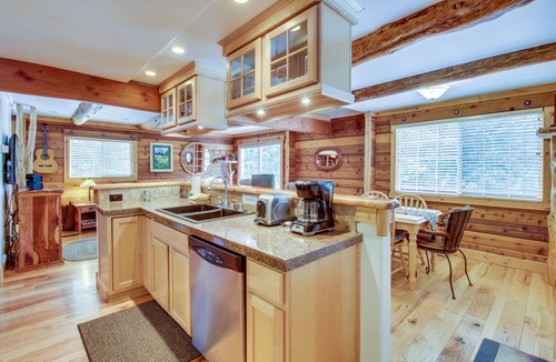 Truckee Cabin | Charming, secluded cabin with deck & W/D - near Prosser Reservoir, skiing & golf
