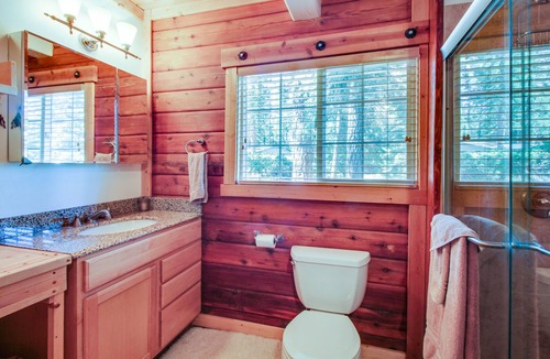 Truckee Cabin | Charming, secluded cabin with deck & W/D - near Prosser Reservoir, skiing & golf