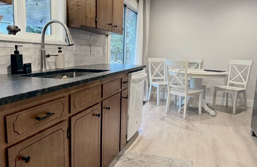Dallas House | Charming single level updated home~Centrally located