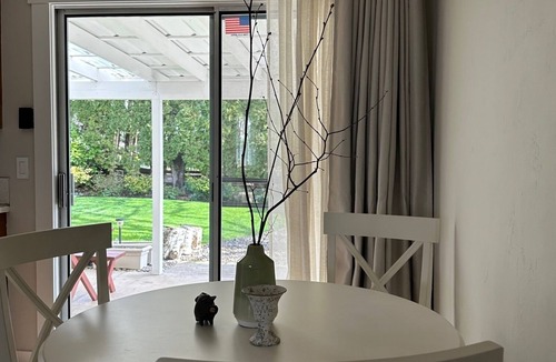 Dallas House | Charming single level updated home~Centrally located