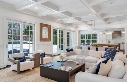 North Sea House | Charming Southampton Estate, Spacious Layout with Private Pool, Perfectly.