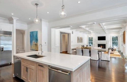 North Sea House | Charming Southampton Estate, Spacious Layout with Private Pool, Perfectly.