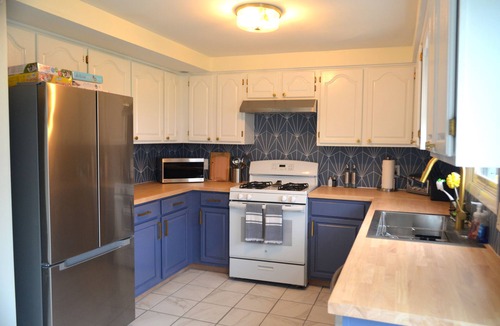 Antioch House | Charming, Spacious. 3bd, 1.5 B by - Chain O'Lakes. Kayaks&bikes 30-Day min stay