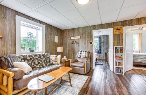 Marion House | Charming Stone Cottage in Marion w/Fire Pit!