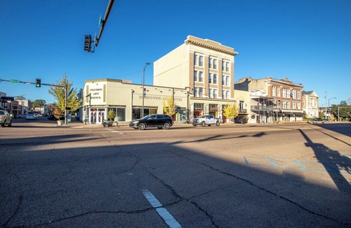 Columbus Apartment | Charming studio apartment in Downtown Columbus, MS