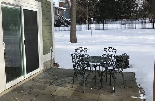 Shelburne Apartment | Charming Studio Se7en apartment in tranquil Shelburne, perfect for your getaway!