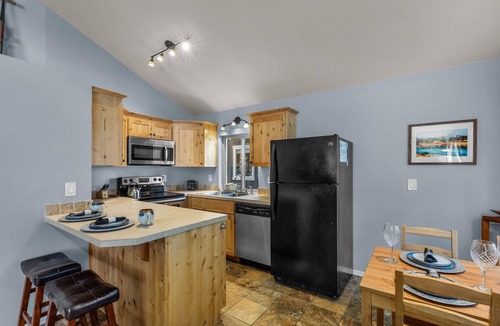 Three Rivers House | Charming Sunriver Cabin With Deschutes River Access and Proximity to Cascade Lak