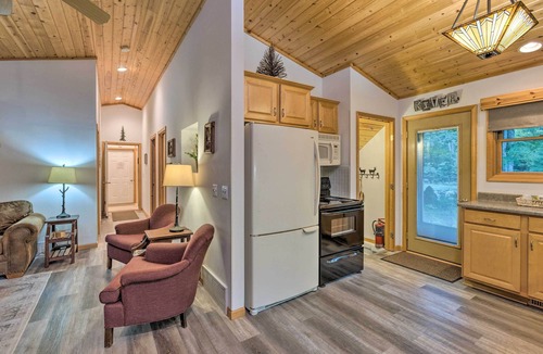 Thompsonville House | Charming Thompsonville Home w/On-Site River!