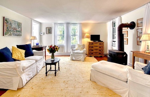 Sag Harbor Cottage | Charming two bedroom cottage--walk to village
