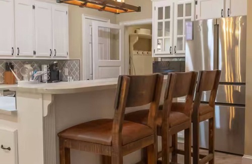 Forestburg House | Charming Updated 2 BR Cottage Peaceful Country Getaway