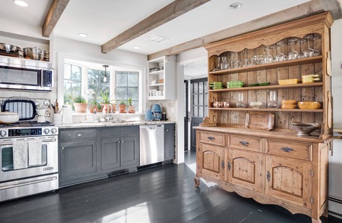 East Hampton House | Charming Waterfront Escape: A Chic East Hampton Cottage with Private Beach,.