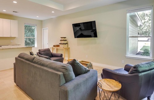 Seven Coves House | Charming Willis Hideaway < 1 Mi to Lake Conroe!