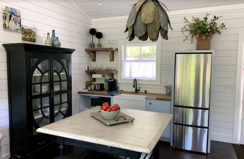 Scaly Mountain Cottage | Chateau Claret - Mountain Vineyard Getaway on the Highlands Plateau