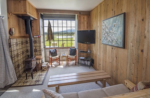 Black Butte Ranch Condo | CHC #67 Walk to Lodge Rec Area, Stunning Lake & Mountain Views!