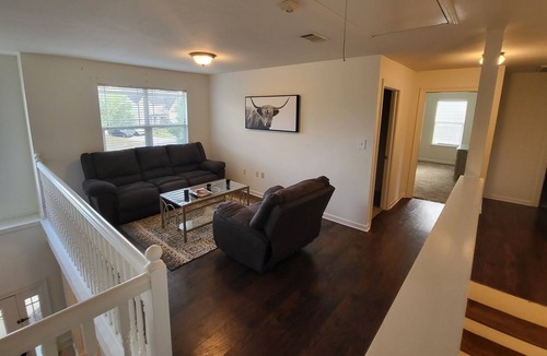 Sunshine House | Cheerful 6BR between LSU & NOLA