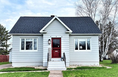 Ashland House | Chequamegon Cottage | 2 Bed, 1 Bath