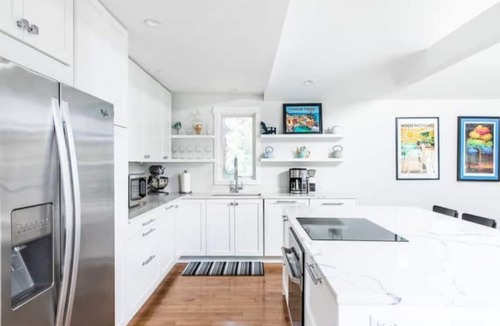 Harbert House | Cherry Beach Pool House