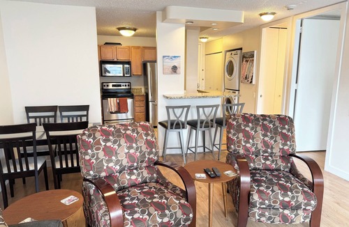 Near North Side Condo | Chic 1-bedroom condo in the heart of Chicago, next to Mag Mile