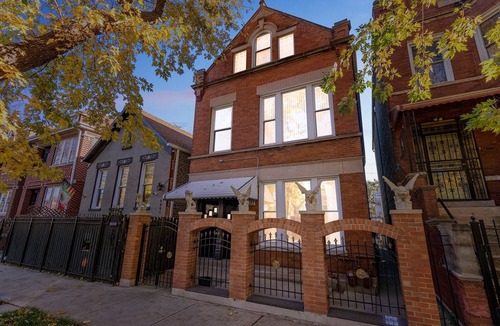 Little Village House | Chic Chicago Retreat (2-Bedroom Home) by RedAwning