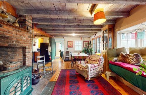Calais House | Chic Group-Friendly Getaway! 8 Mi to Montpelier