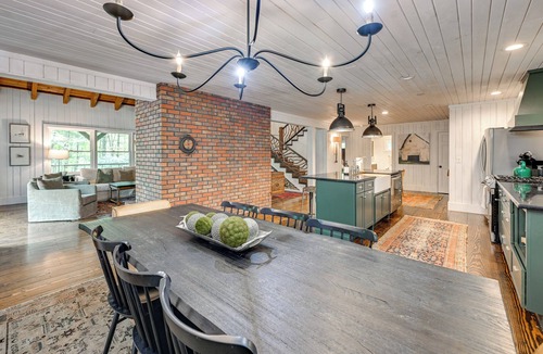 Highlands Cabin | Chic Highlands Cabin Retreat w/Deck + Office!