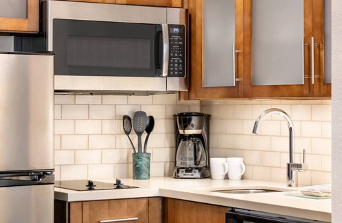 Saint Marys  Allen County Apartment | Chic Queen Studio | Kitchen, Free Breakfast & Pool