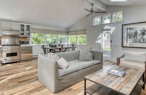 Amagansett Cottage | Chic Surfer Cottage in Amagansett Dunes - Private Oasis & Walk to Beach