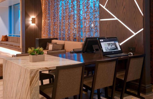 Burr Ridge Hotel | Chicago Marriott Southwest at Burr Ridge