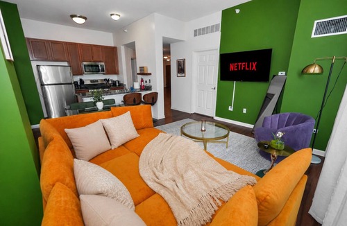 South Loop Hotel | Chicago Skyline 2BR - 6 Min to Millennium Park