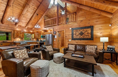 McCaysville Cabin | Chimney Path on Fightingtown Creek - Pet Friendly | Creekside Firepit | Game Room