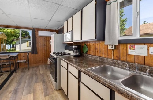 Chippewa Lake Cabin | Chippewa Bluffs Resort Combined 4BR 4BA Cabins