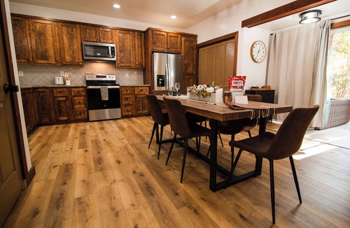 Ellijay Cabin | Christmas Week Open! Modern Cabin w/Hot Tub