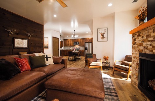 Ellijay Cabin | Christmas Week Open! Modern Cabin w/Hot Tub
