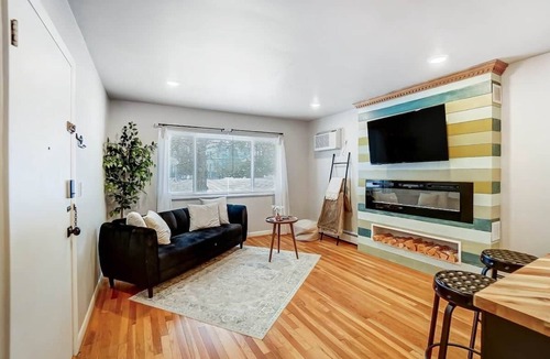 Roselawn Finance Apartment | Cincinnati 2BR Corporate Stay, Garage Parking