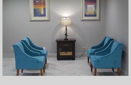 Castleton Hotel | Clarion Pointe Indianapolis Northeast