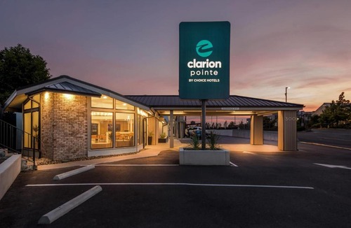 Mount Vernon Hotel | Clarion Pointe Mount Vernon - Burlington