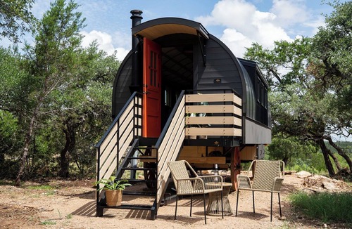 Dripping Springs Cabin | Classic Nomad Wagon With Private Hot Tub