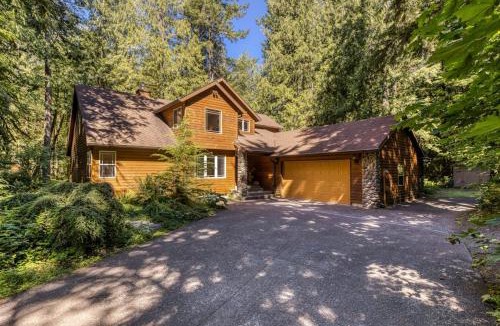 Welches House | Classic riverfront home with great views game room hot tub & modern cabin feel