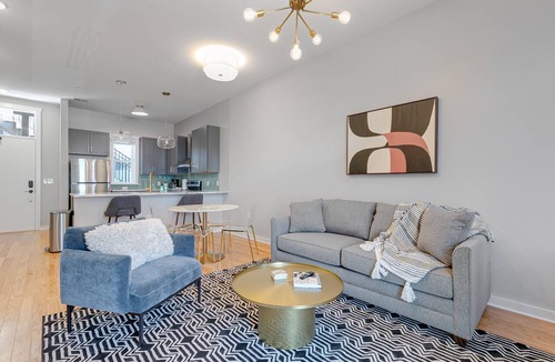 Church Hill Apartment | Classy, Spacious Apt Near Esteemed Restaurants