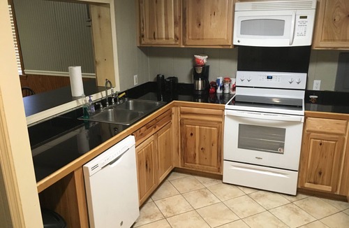 Boothville-Venice Cabin | "Clean/Maintained Fully Furnished Lodging"-Yellowfin Lodge