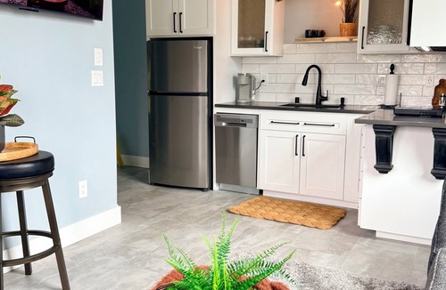 Pleasant Valley Apartment | Clean-n-Comfy 1-Bedroom Apartment in quiet peaceful neighborhood.