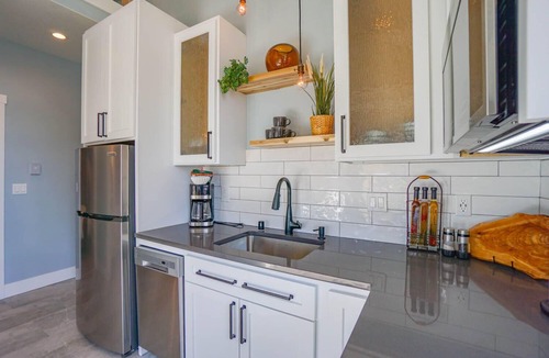 Pleasant Valley Apartment | Clean-n-Comfy 1-Bedroom Apartment in quiet peaceful neighborhood.