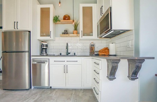 Pleasant Valley Apartment | Clean-n-Comfy 1-Bedroom Apartment in quiet peaceful neighborhood.