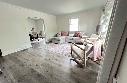 St. Clair House | Clean & Newly Remodeled Duplex Cottage in St. Clair, Walk to Golfing & Boating