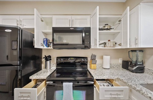 Mesa Condo | Clean Quiet Condo - Reliable AC - Downtown Mesa - Free Parking