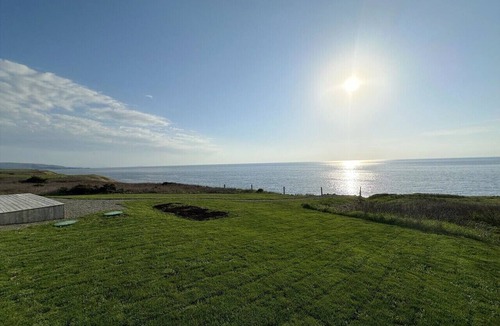Cap Le Moine House | Cliff-top Comfort near Cheticamp