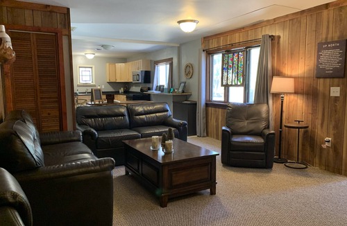 Brethren House | Close to Tippy Dam, Lake Michigan, North Country Trail and so much more!
