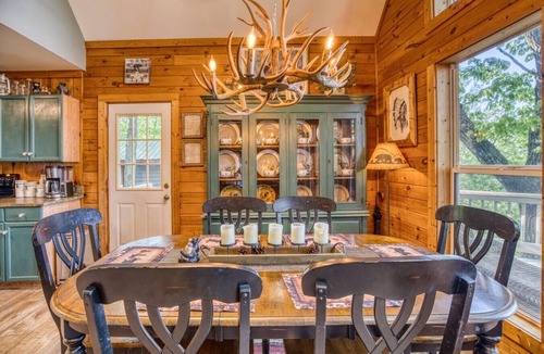 Helen Cabin | Cloud 9 `Spectacular Mountain View` Hot Tub|PETS OK
