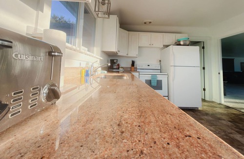 Coos Bay House | Coastal Escape w/Beach Access by Lighthouse